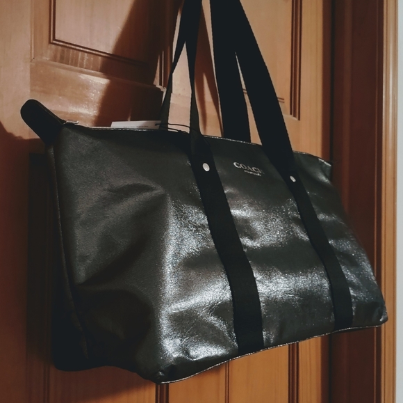 🆕Coach Duffel Bag Silver Shimmer Metallic Overnight Weekender Travel Bag - Picture 5 of 9